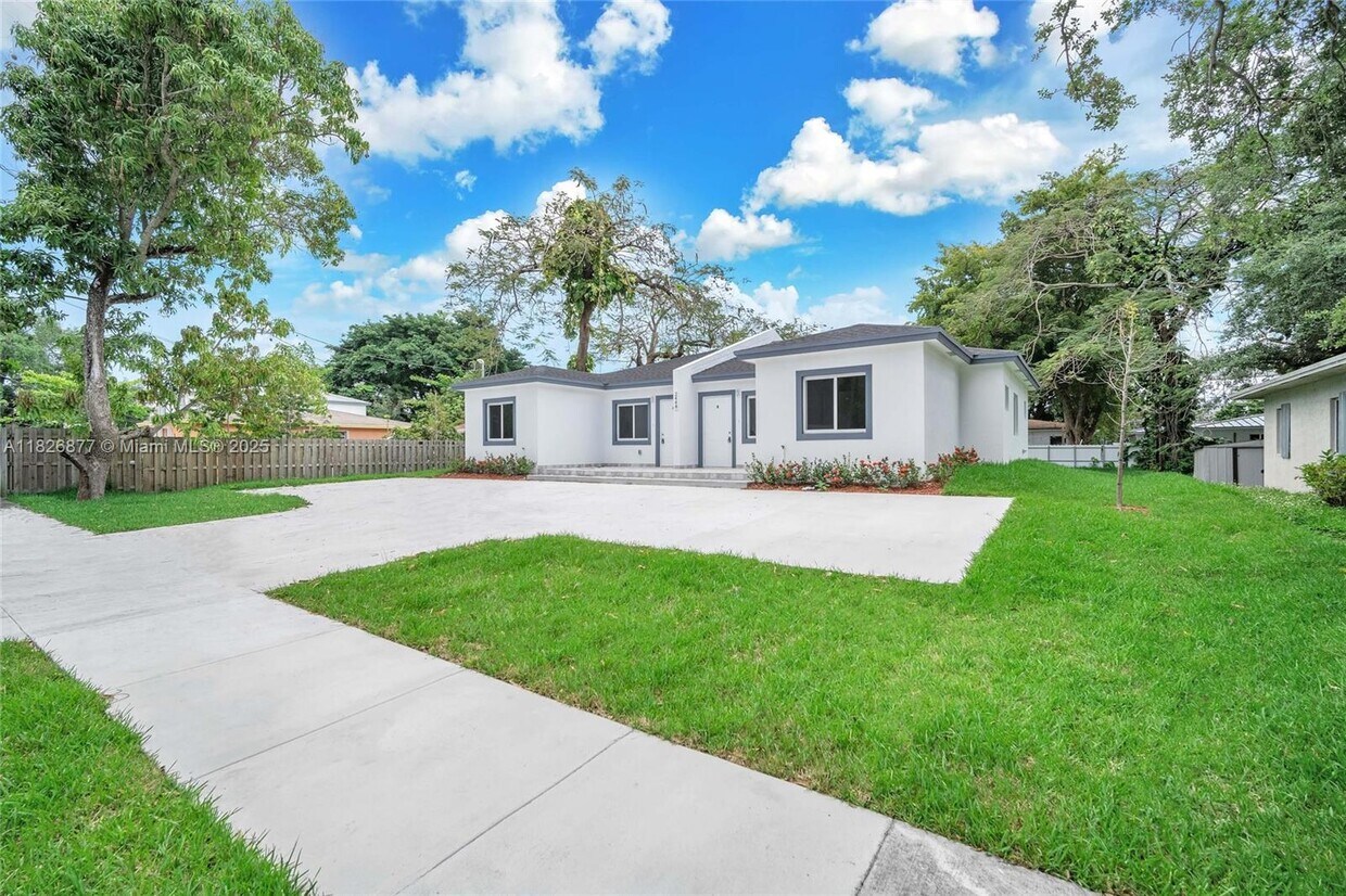 Primary Photo - 2448 NW 42nd St