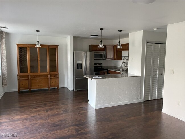 Foto del edificio - 1264 SE 8th St