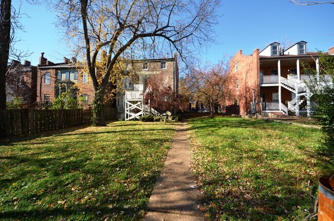 Building Photo - 2218 S 11th