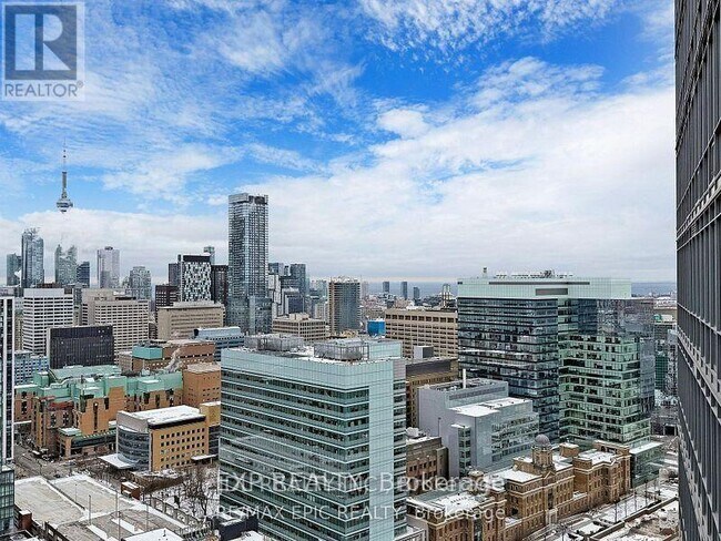Photo du bâtiment - 832-1832 Bay St.