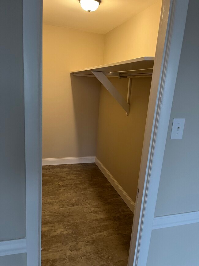 Foto del edificio - 200 Thistlewood Ave