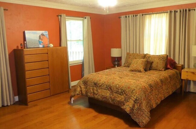 Foto del edificio - 402 Mt Airy Rd