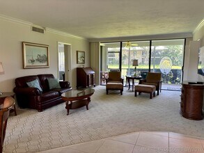 Building Photo - 3 SE Turtle Creek Dr