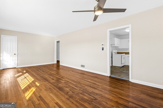 Building Photo - 1406 Columbia Dr