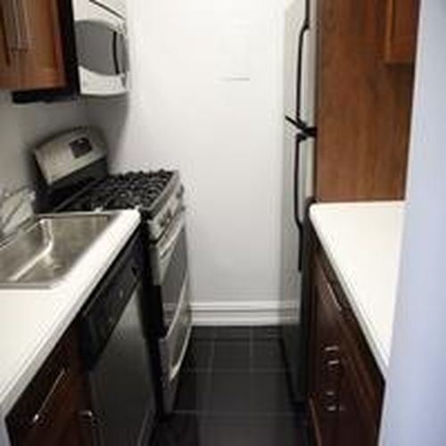 Building Photo - 200 E 71st St