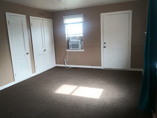 Foto del edificio - 81 N McMasters St