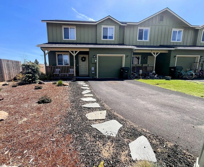 Building Photo - 51726 Putney Ln