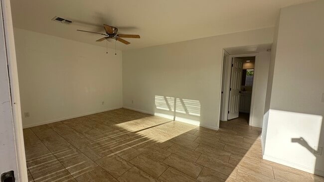 Building Photo - Central Chandler 2br Condo