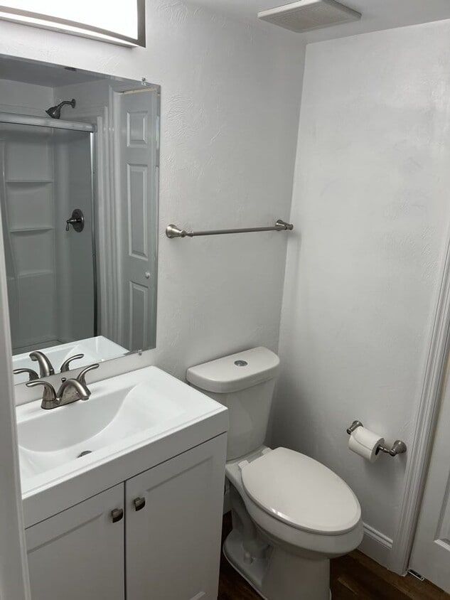 Fully Remodeled 2/2 Townhome in Central House Rental in Port