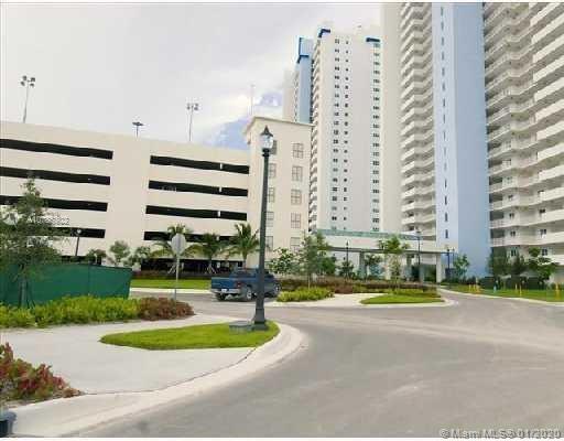 Building Photo - ONE FIFTY ONE AT BISCAYNE CONDO