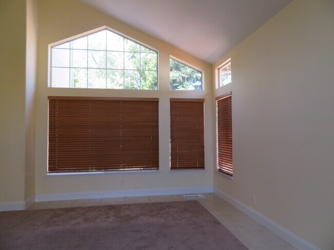 Building Photo - 3212 Bear Creek Dr