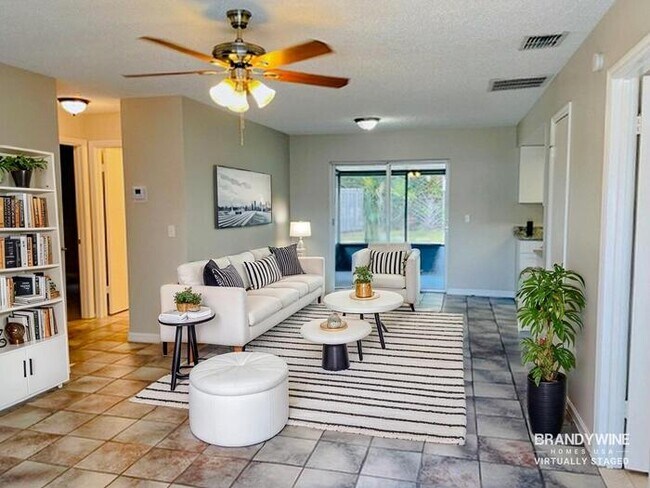 Foto del edificio - 805 Sprucewood Ln