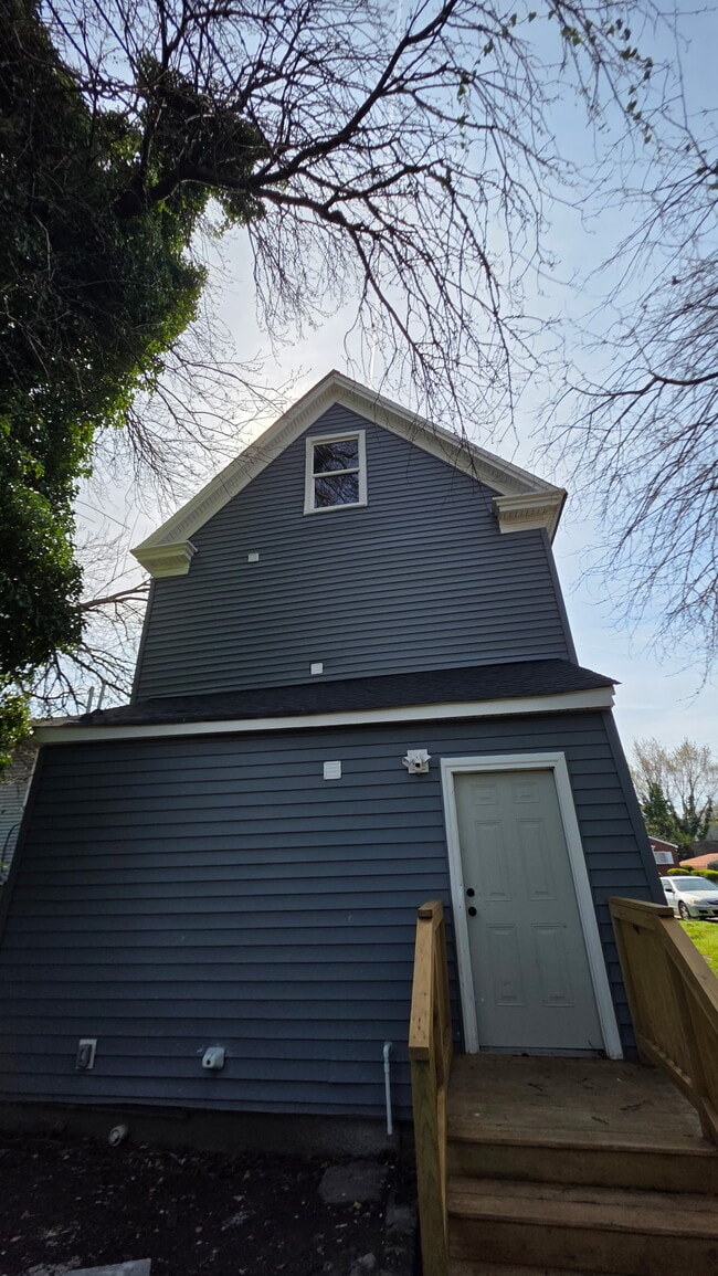 Building Photo - 641 29th St