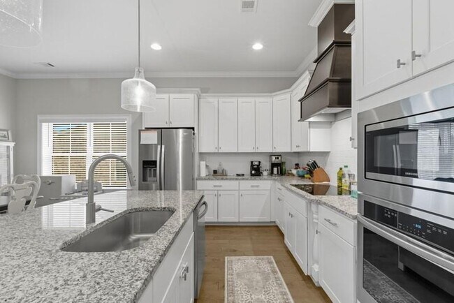 Foto del edificio - Exceptional Home in Donahue Ridge!