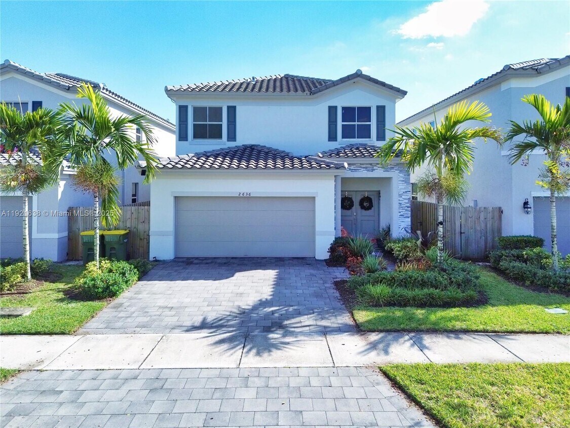 Foto principal - 2636 SE 13th Ct