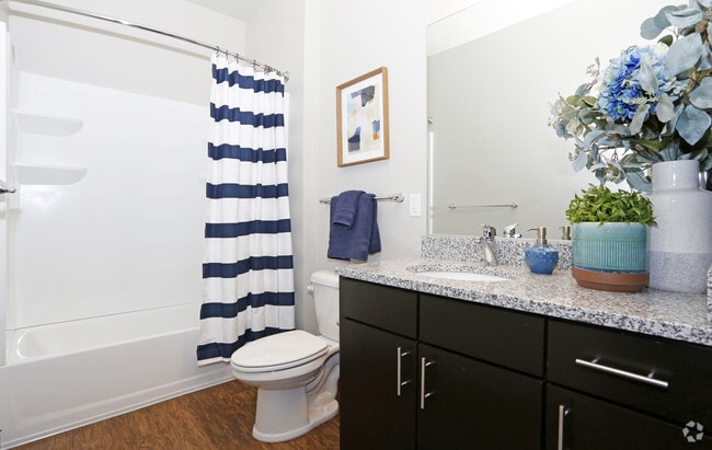 2HAB/2BA - 1,088 ft² - Gran patio - Trillium