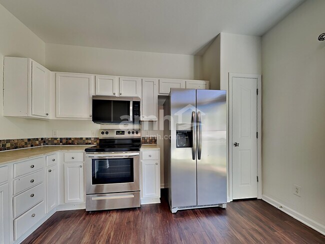 Foto del edificio - 2604 Oasis Ln