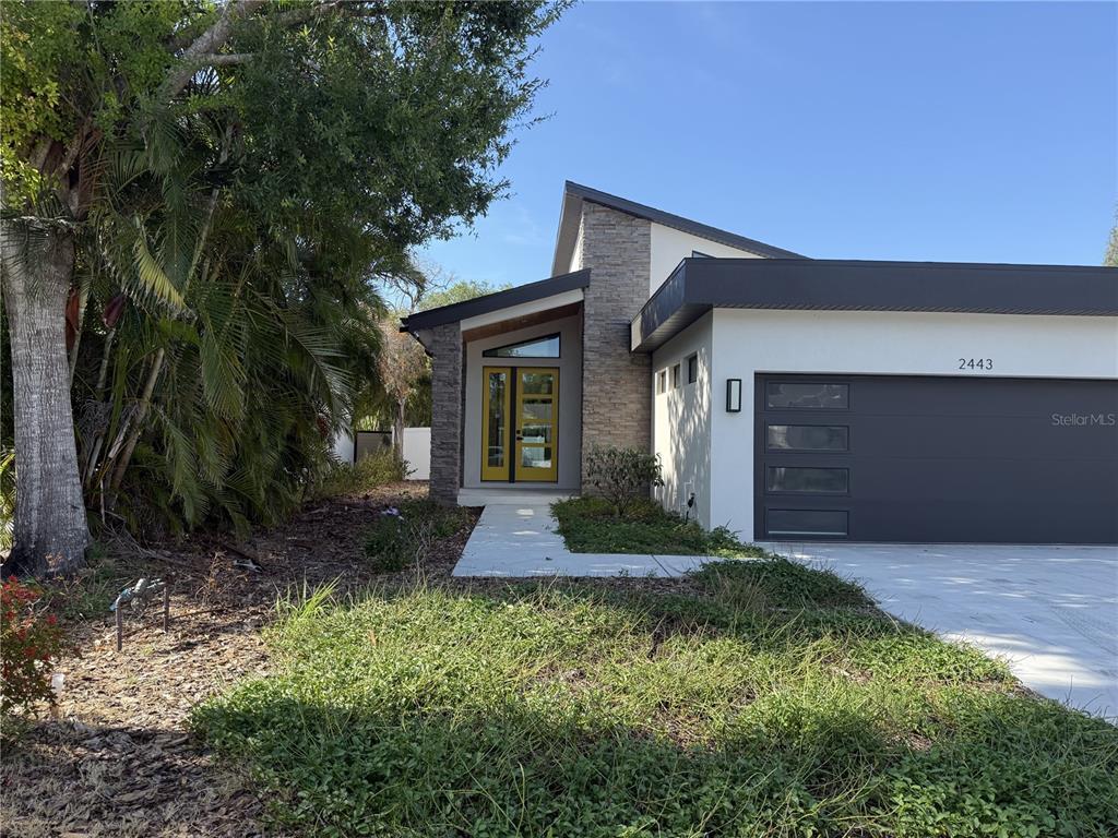 Foto principal - 2443 Wood St