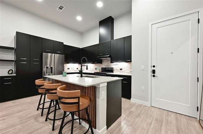 Foto del edificio - 4510 Terry-O Ln