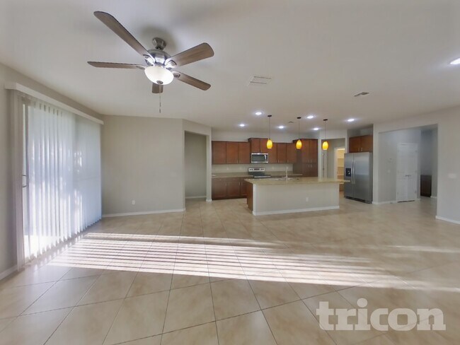 Foto del edificio - 34953 N Open Range Dr