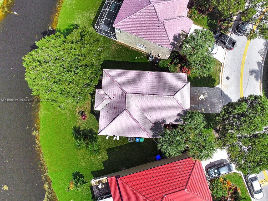 Foto principal - 8713 NW 6th Ct