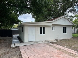 Building Photo - 1045 NW 27th St