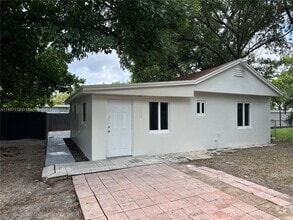 Building Photo - 1045 NW 27th St