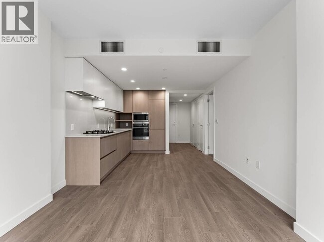 Building Photo - 5685 Halley Ave