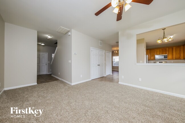 Building Photo - 1511 Pecan Ln