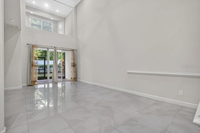 Foto del edificio - 8233 Tivoli Dr