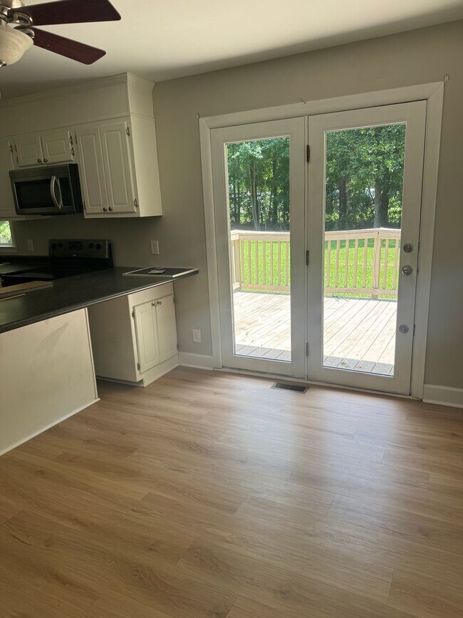 Foto del edificio - 3 BR 1 BA near Onslow Pines Park