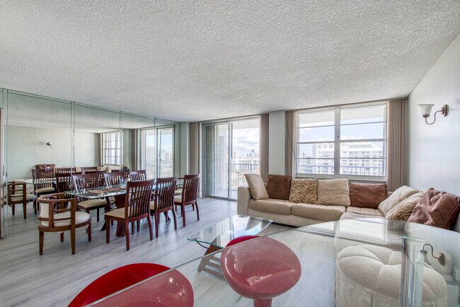 Foto del edificio - 2801 NE 183rd St