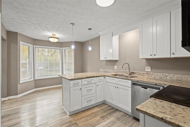 Foto del edificio - 326 Farm Pl Ct NE