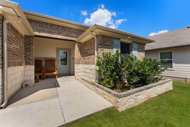 Building Photo - 829 Margay Lp