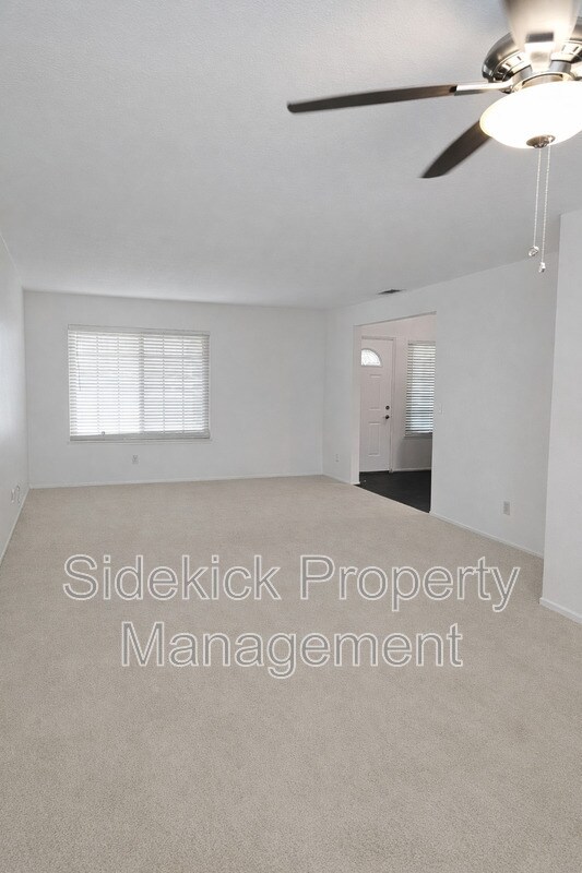 Foto del edificio - 15775 Cheyenne St