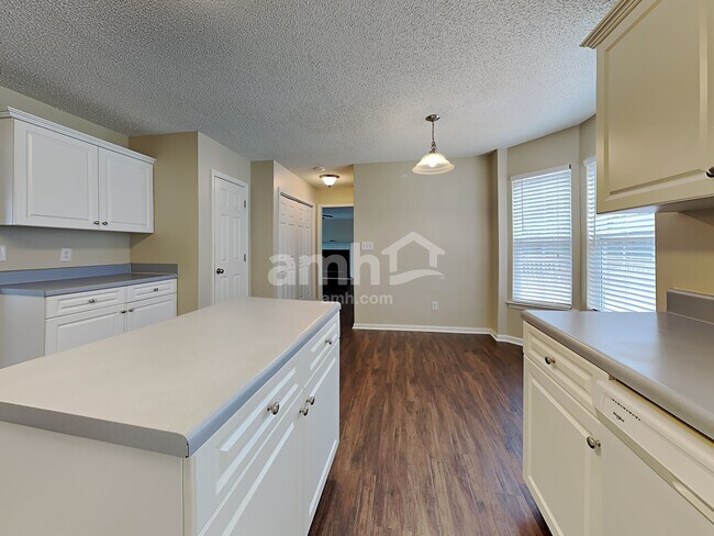 Building Photo - 6200 Hickory Creek Rd