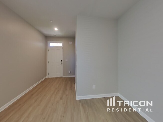 Foto del edificio - 9166 War Eagles Way