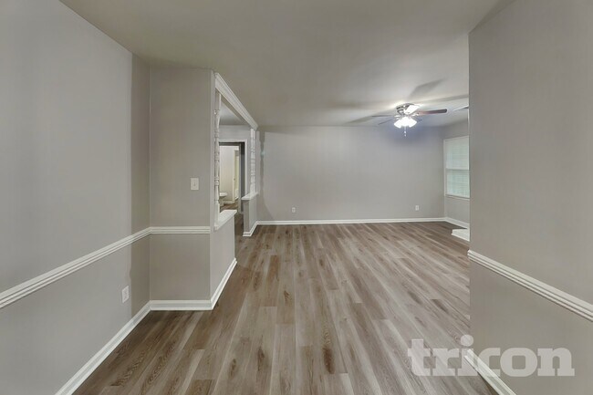 Foto del edificio - 9223 Shackleford Terrace