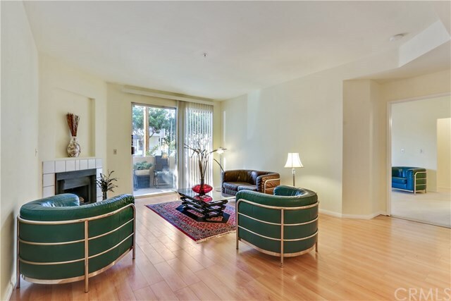 Building Photo - 640 W 4th St