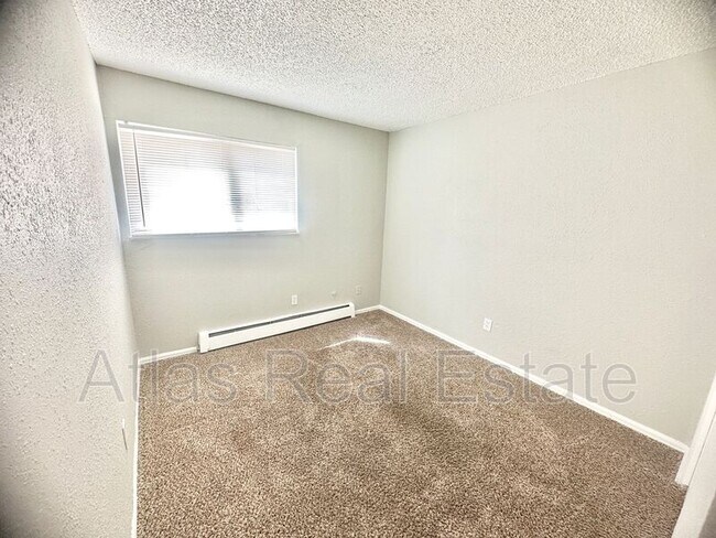 Building Photo - 4250 Loomis Ave