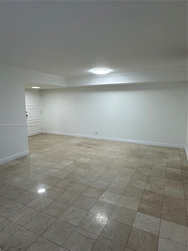 Building Photo - 10000 Bay Harbor Terrace