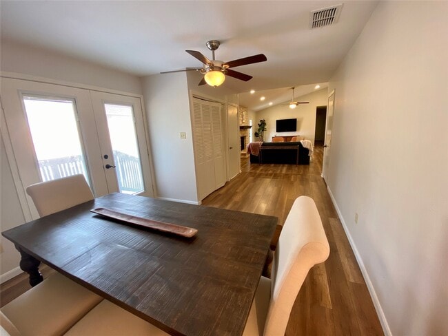 Foto del edificio - 7210 Smokey Hill Rd