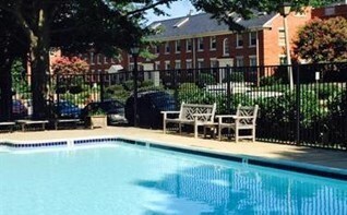 Foto del edificio - 600 Bashford Ln