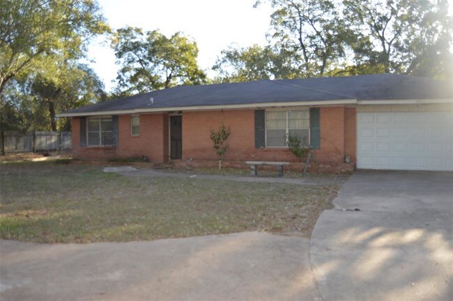 Building Photo - 17008 Mathis Rd