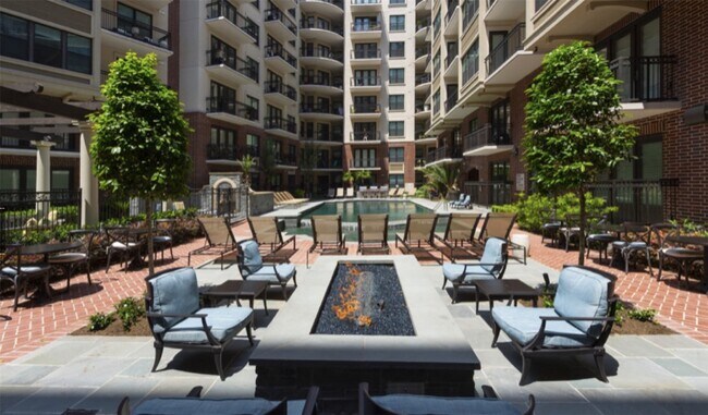 Foto del edificio - 2303 Mid Ln