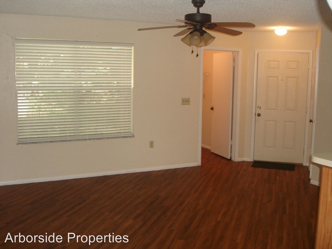 Primary Photo - 621 Dory Ln
