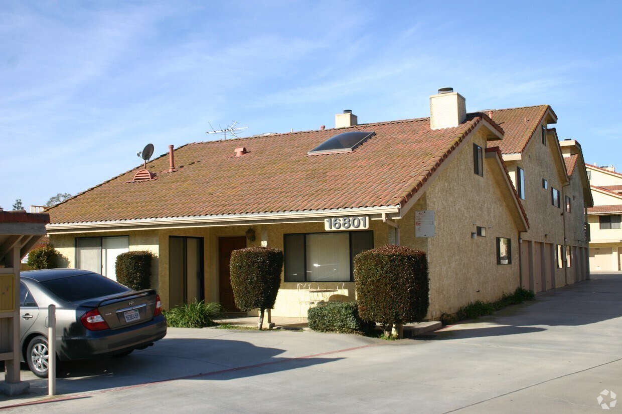 Building Photo - 16801 Roosevelt Ln