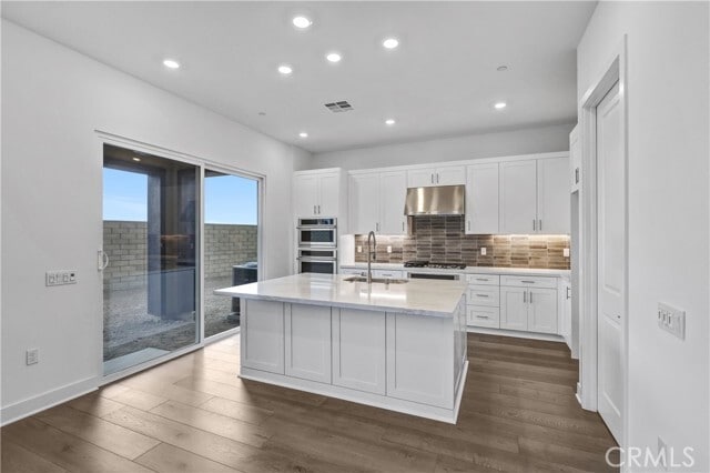 Building Photo - 252 Lily Loop