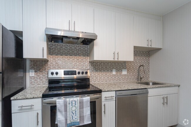2BR, 1BA - 720 SF - North 49 Apartments