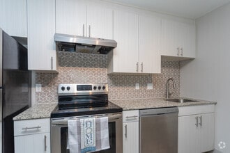 2BR, 1BA - 720 SF - North 49 Apartments